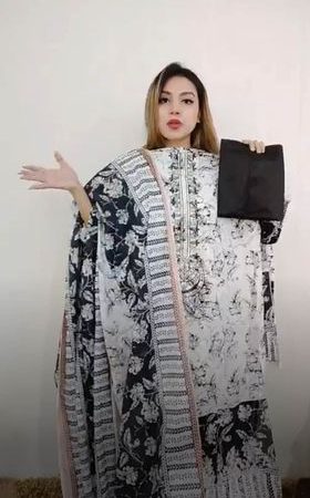 ( TX ) Black n White