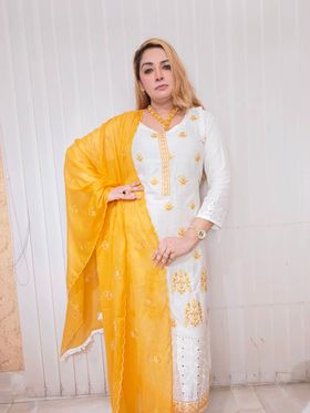 Delhi Chicken Curry ( Masturd Yellow )